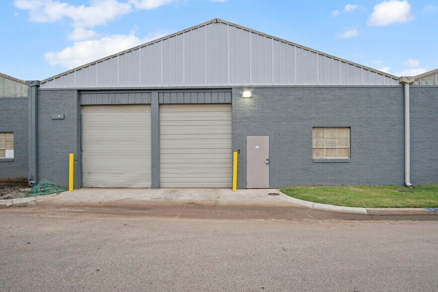 More Photos Of 1639 NW 5th St, Oklahoma City Manufacturing For Sale
