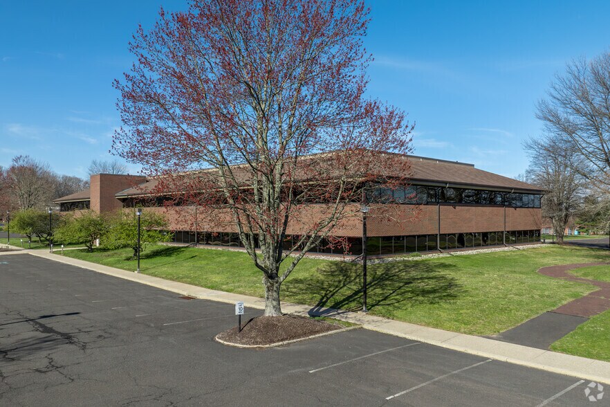 More Photos Of 1 Progress Dr, Horsham Township Office For Sale