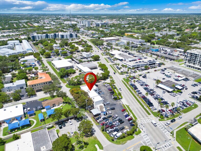 More Photos Of 17891 S Dixie Hwy, Miami Office For Sale