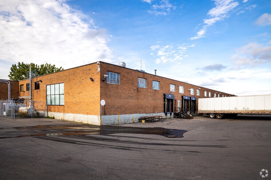 More Photos Of 1600-1650 Boul Saint-Régis, Dorval Industrial For Sale