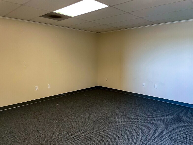 More Photos Of 14472 Commerce Park Blvd, Williston Warehouse For Sale