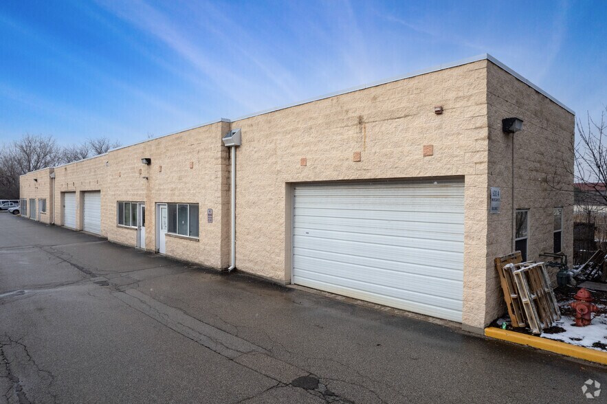 More Photos Of 600 Waukegan Rd, Northbrook Flex For Lease