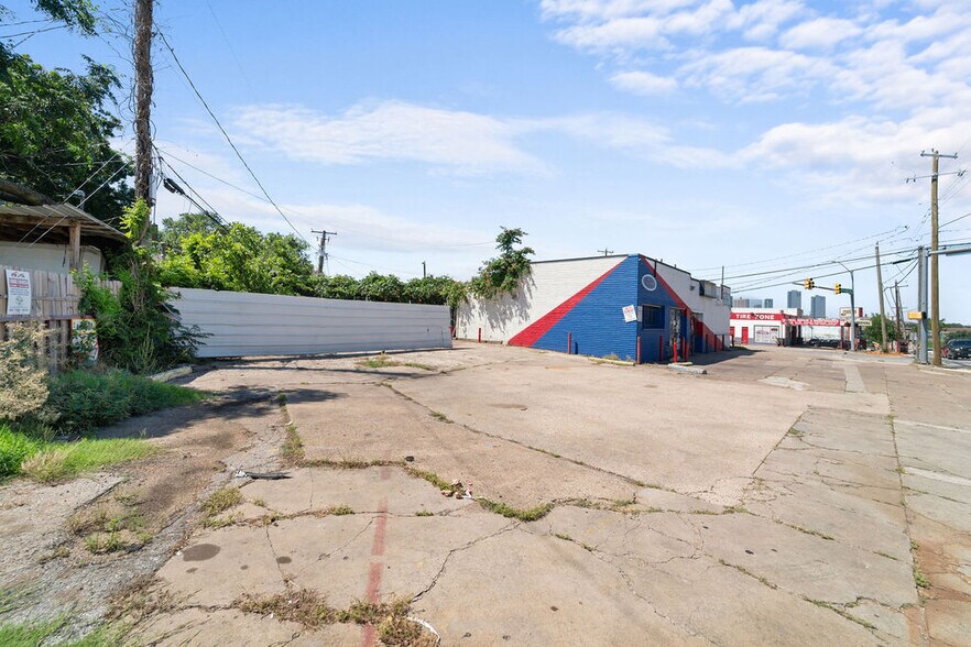 More Photos Of 2600 E Belknap St, Fort Worth Restaurant For Sale