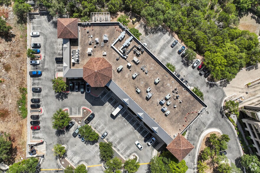 More Photos Of 3600 N Capital of Texas Hwy, Austin General Retail For Lease