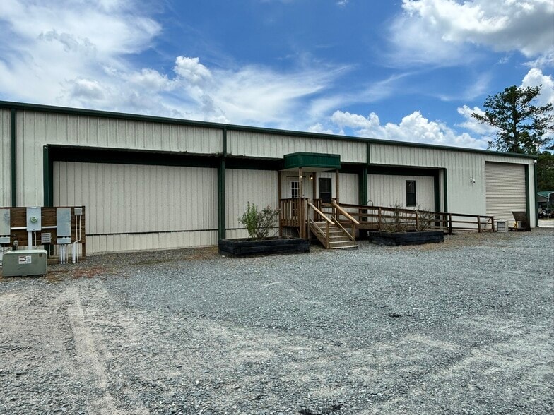 More Photos Of 19300 Valdosta Hwy, Valdosta Light Distribution For Lease