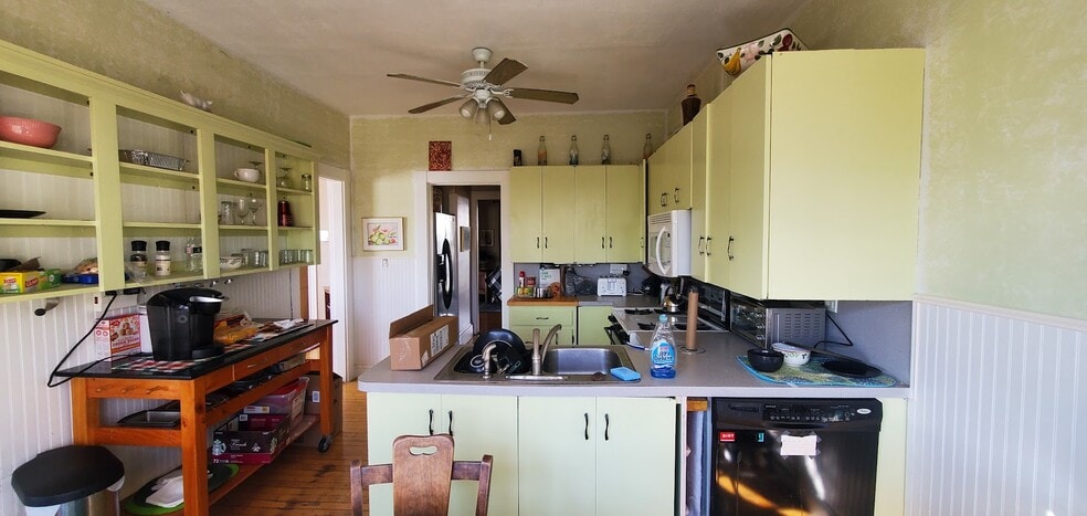 More Photos Of 138 Grand View Ave, Quincy Apartments For Sale