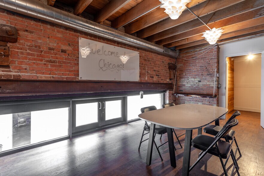 More Photos Of 2425 W 14th St, Chicago Loft Creative Space For Lease