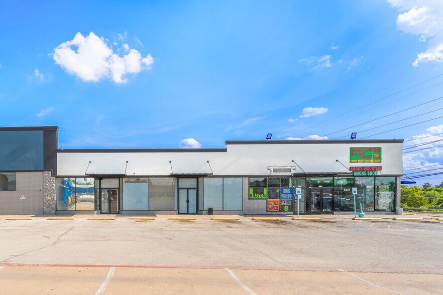 More Photos Of 8309-8325 Camp Bowie W Blvd, Fort Worth Unknown For Lease