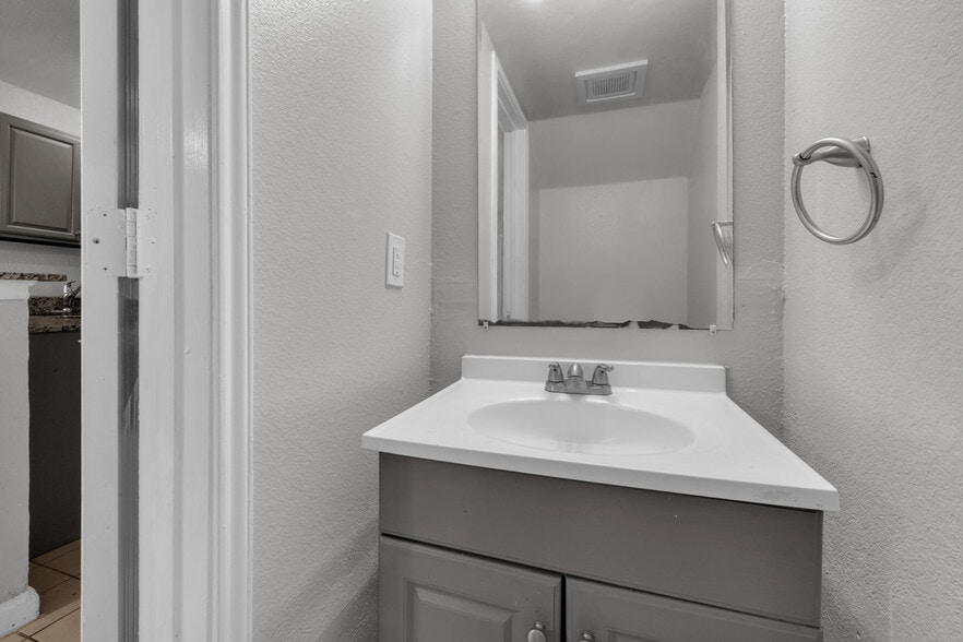 More Photos Of 4936 Flamingo Rd, Fort Worth Apartments For Sale