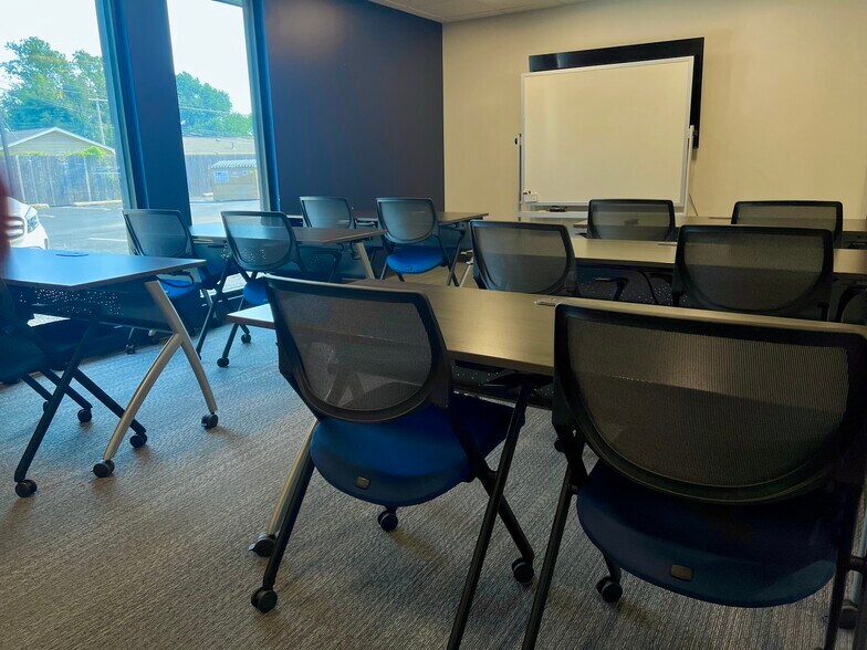 More Photos Of 6539 E 31st St, Tulsa Coworking Space