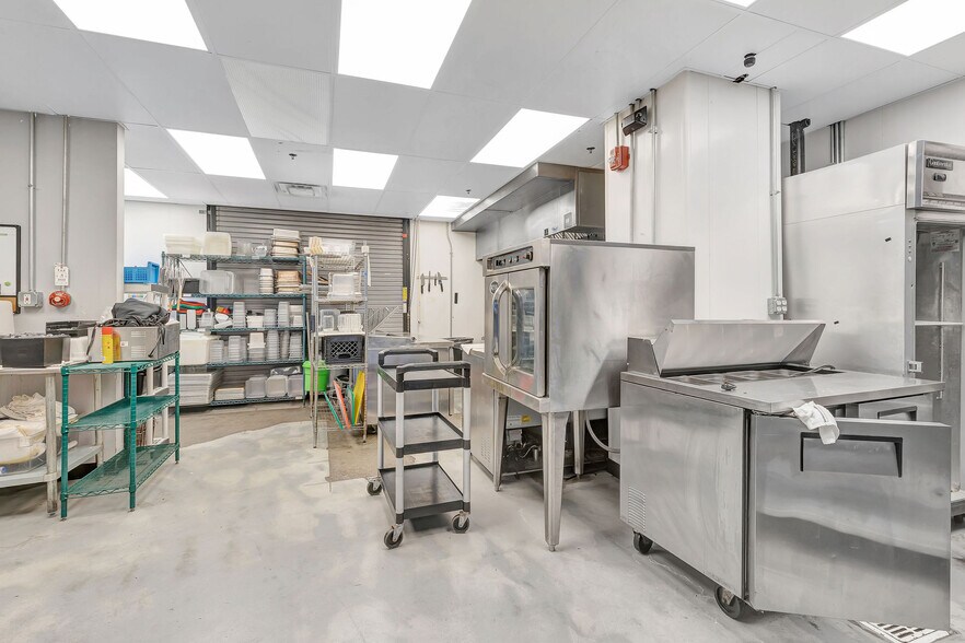 More Photos Of 2800 Woodburn Ave, Cincinnati Storefront For Sale