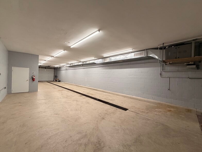 More Photos Of 519 Bessemer Ave, East Pittsburgh Warehouse For Sale