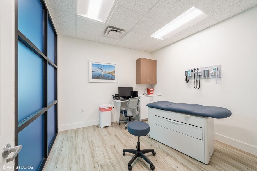 More Photos Of 3333 20th St, Vero Beach Medical For Sale