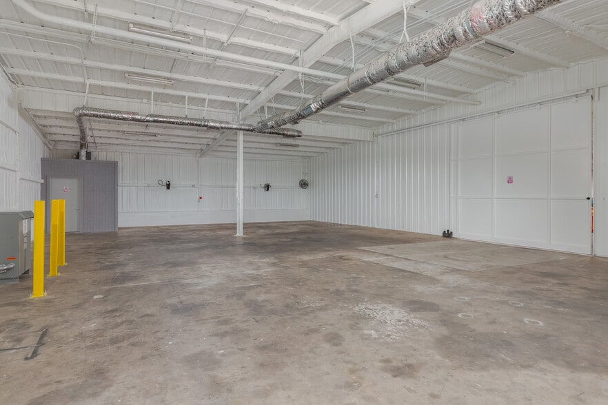 More Photos Of 3100 E Highway 199, Springtown Warehouse For Lease