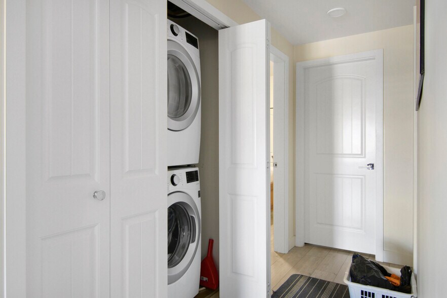 More Photos Of 120 Calgary Av, Penticton Apartments For Sale