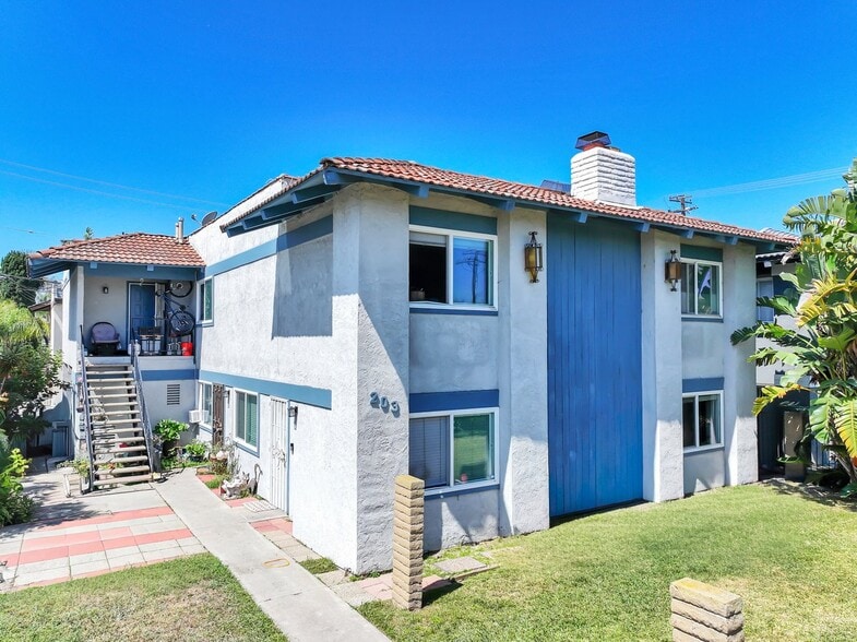 Primary Photo Of 203 Ogle St, Costa Mesa Multifamily For Sale