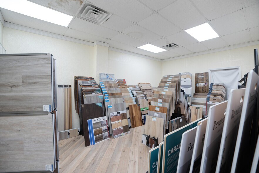 More Photos Of 4444 N Washington Blvd, Sarasota Warehouse For Sale