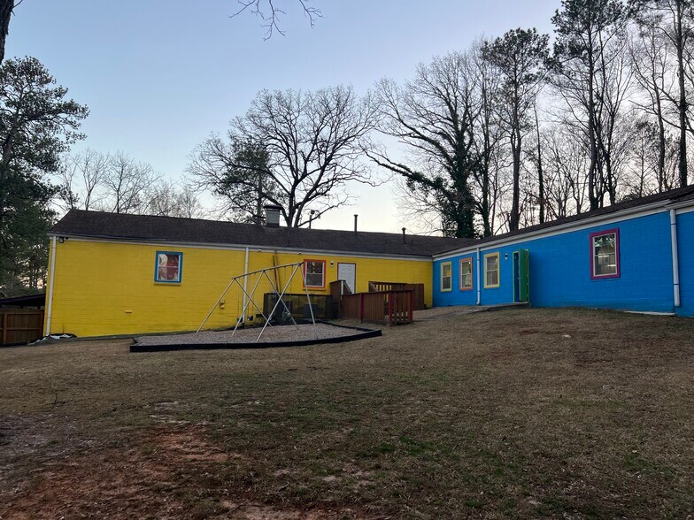 More Photos Of 2605 Campbellton Rd SW, Atlanta Daycare Center For Sale