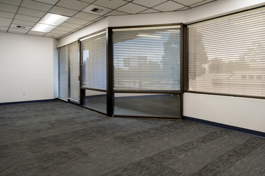 More Photos Of 3434 Truxtun Ave, Bakersfield Office For Lease