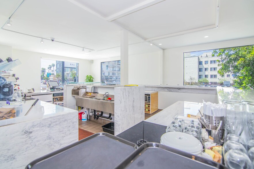 More Photos Of 300-302 S Mariposa Ave, Los Angeles Storefront Retail Office For Lease