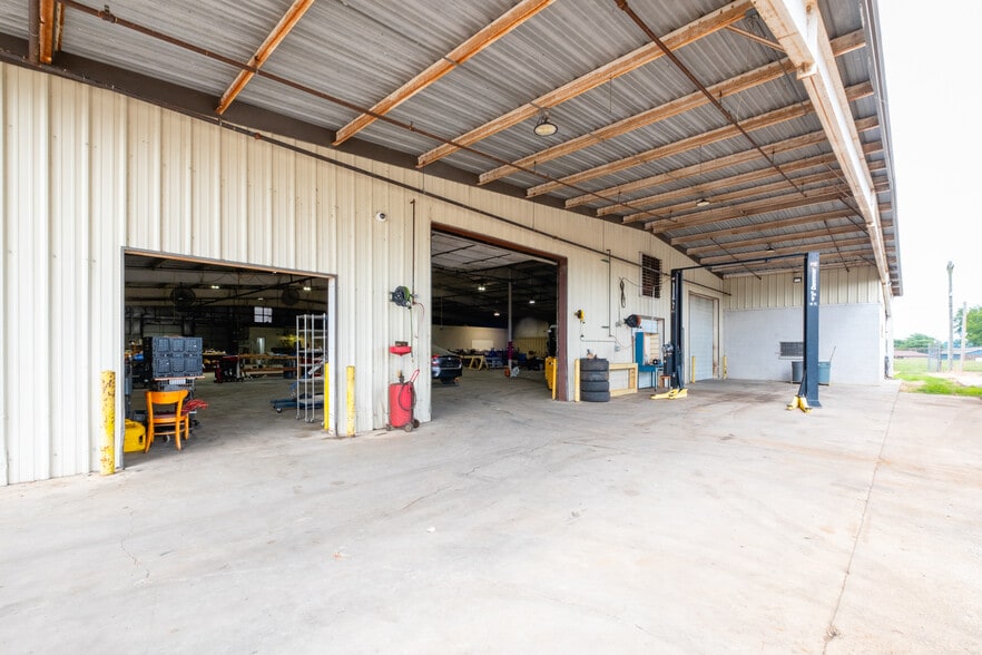 More Photos Of 714 Calhoun St, Little Rock Industrial For Sale