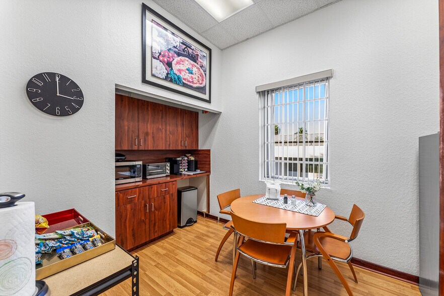 More Photos Of 15165 NW 77th Ave, Miami Lakes Medical For Lease