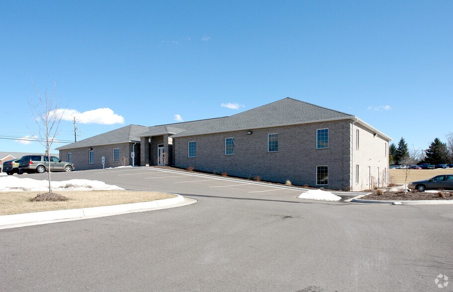 Primary Photo Of 909 Dover Rd, Wooster Office Residential For Lease