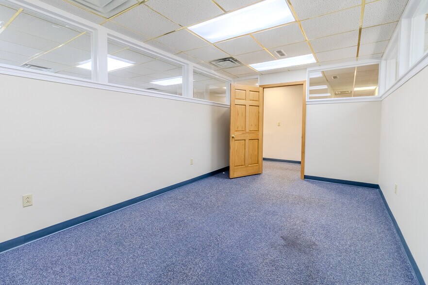 More Photos Of 9173 Lincoln Hwy, Irwin Office For Sale