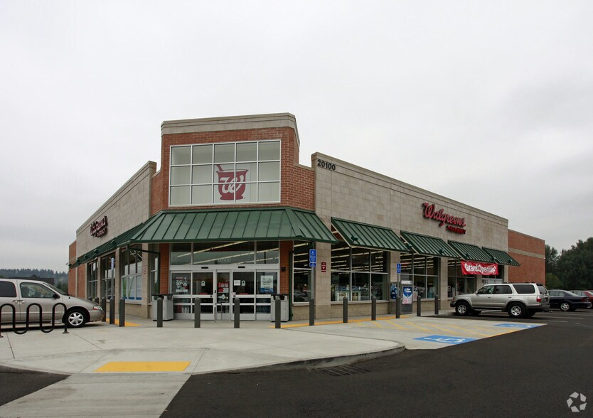 Primary Photo Of 20100 W Mcloughlin Blvd, Gladstone Drugstore For Sale