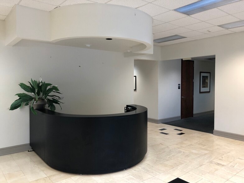 More Photos Of 2707 Buford Hwy, Atlanta Office For Sale