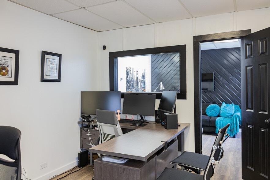 More Photos Of 900 W WM J Bryan Pky, Bryan Schools For Sale