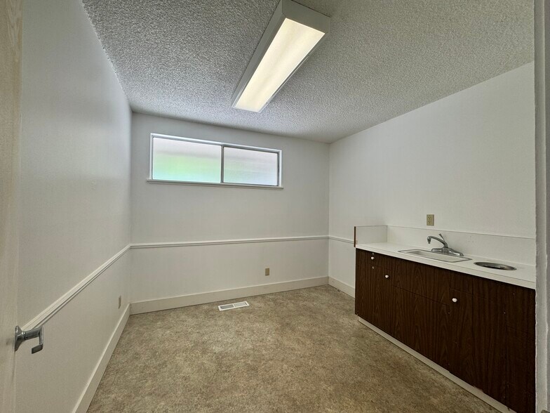 More Photos Of 13350 Big Basin Way, Boulder Creek Medical For Lease