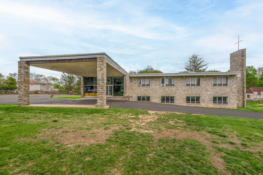 More Photos Of 521 Welsh Rd, Philadelphia Specialty For Sale