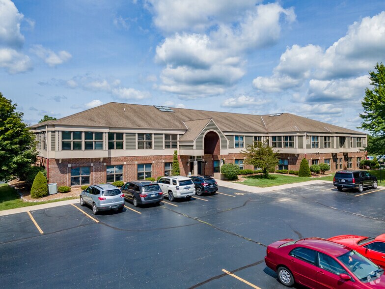 More Photos Of 1025 W Glen Oaks Ln, Mequon Medical For Lease