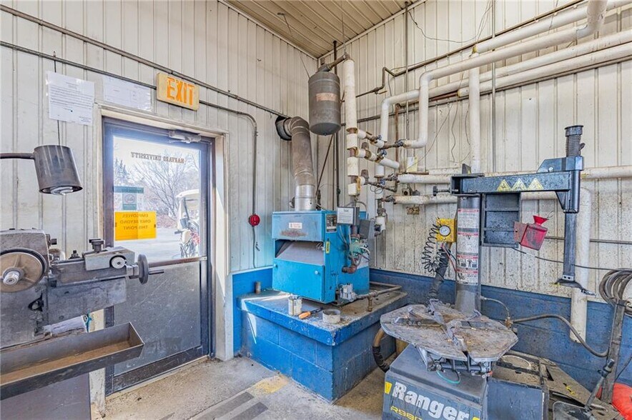 More Photos Of 4577 S Lake Rd, Brockport Auto Dealership For Sale