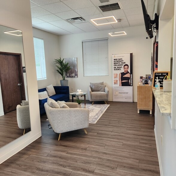 More Photos Of 8730-8732 W Fountain Ave, Tampa Medical For Lease