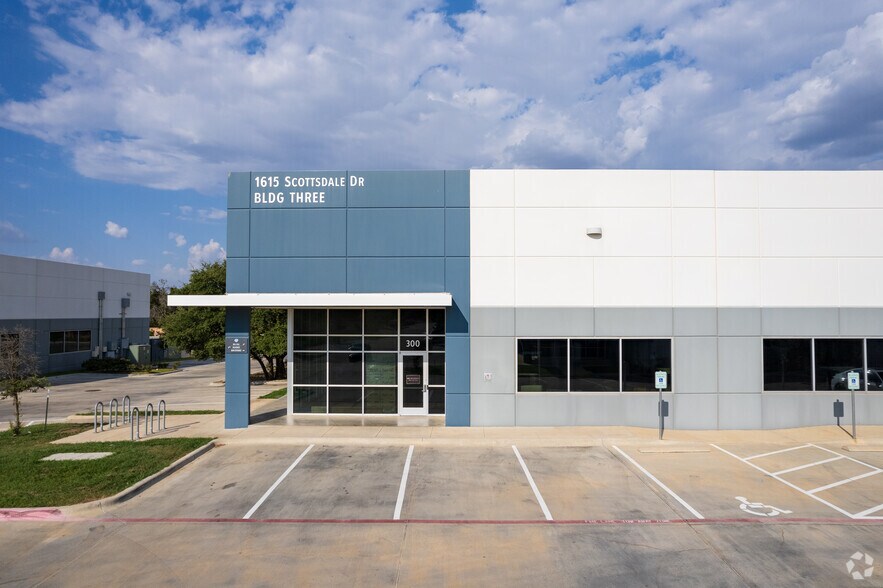 More Photos Of 1617 Scottsdale Dr, Cedar Park Warehouse For Lease