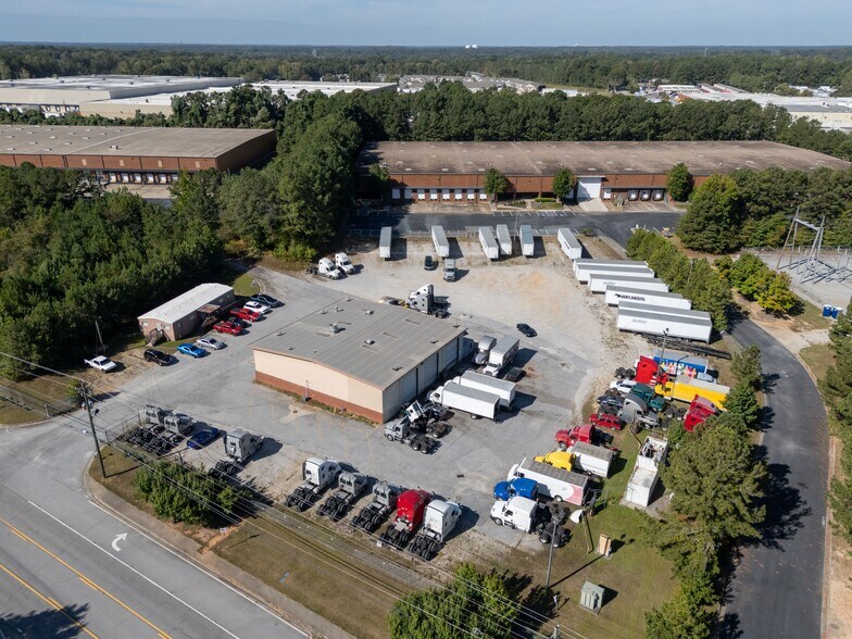 More Photos Of 7535 Southlake Pky, Jonesboro Truck Terminal For Lease