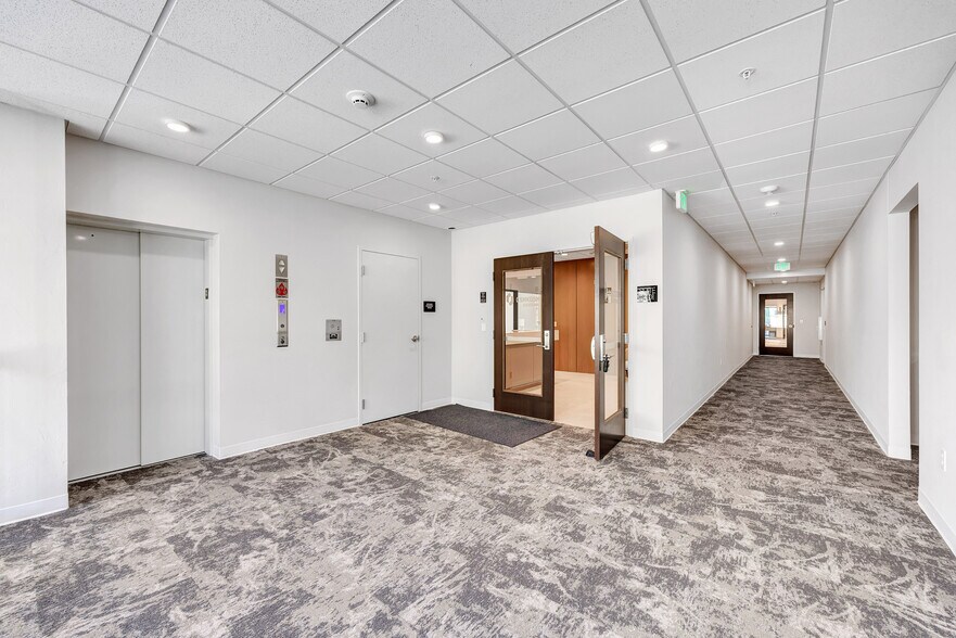 More Photos Of 201 W Wisconsin Ave, Neenah Apartments For Lease