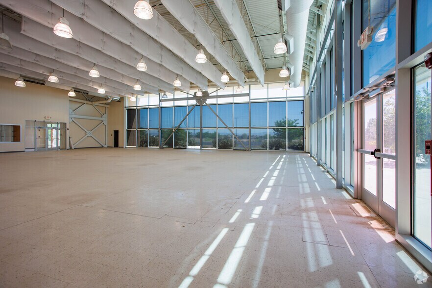 More Photos Of 1300 Desert Willow Rd, Los Lunas Manufacturing For Sale