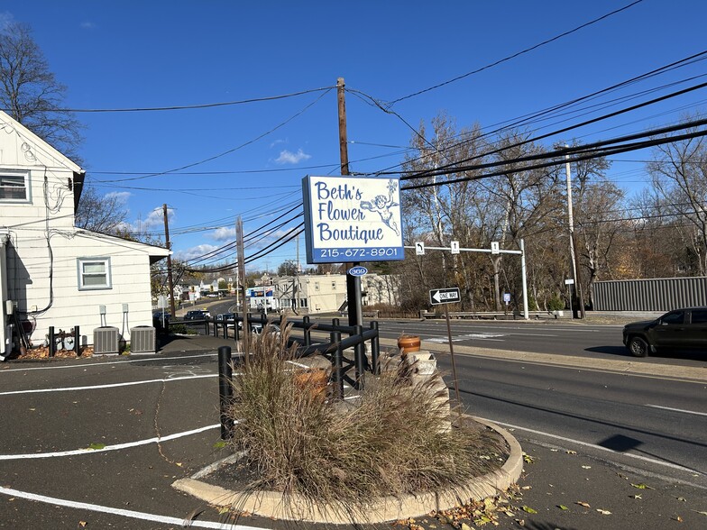 More Photos Of 373 Easton Rd, Horsham Township Auto Repair For Lease