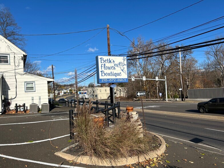 More Photos Of 373 Easton Rd, Horsham Township Auto Repair For Lease