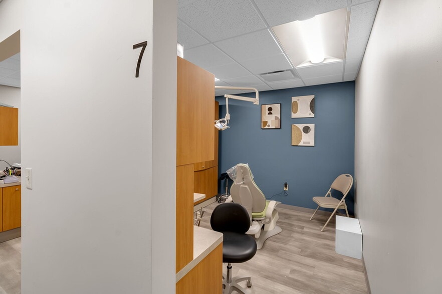 More Photos Of 4233-4227 Maple Rd, Buffalo Medical For Sale