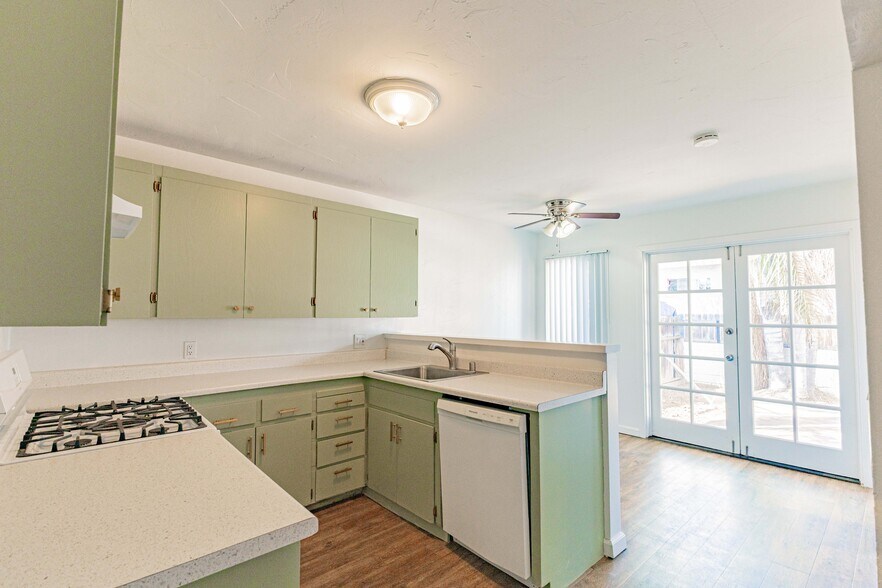 More Photos Of 1352-54 Imperial Beach Blvd, Imperial Beach Apartments For Sale