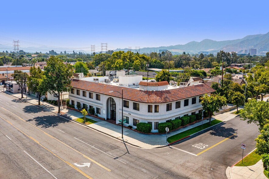 More Photos Of 4116 W Magnolia Blvd, Burbank Office For Sale