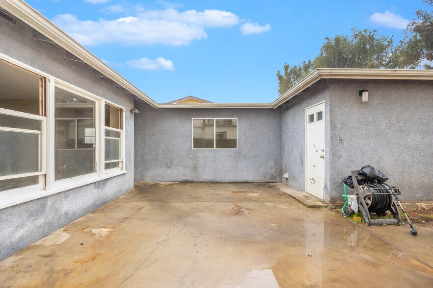 Primary Photo Of 18508 Kingsdale Ave, Redondo Beach Multifamily For Sale