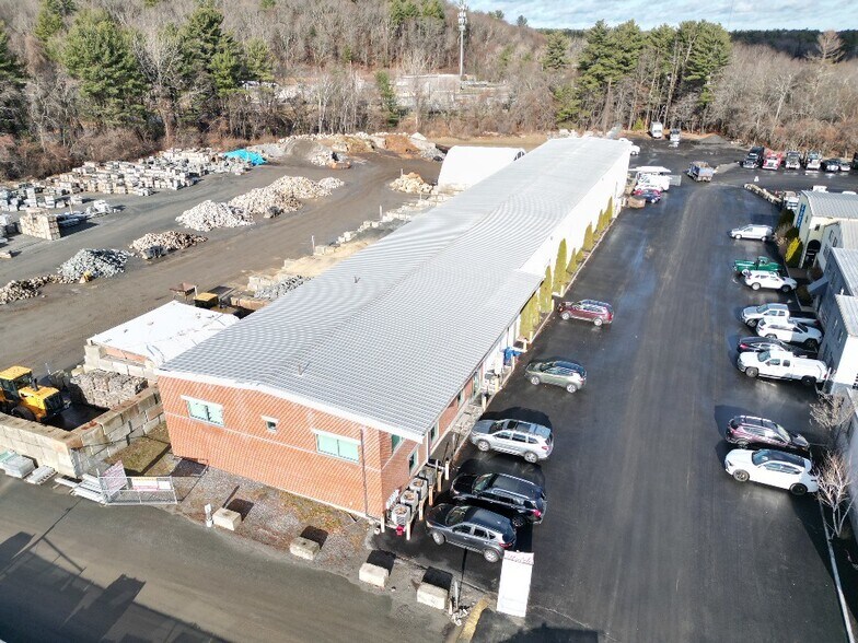 More Photos Of 896 Boston Post Rd, Marlborough Unknown For Lease