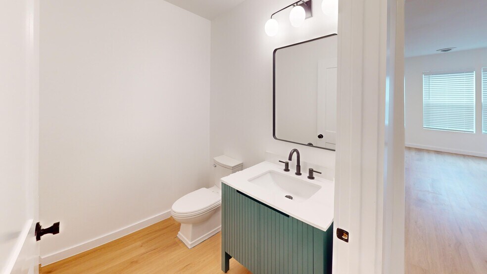 More Photos Of 4311 S 1st St, Austin Office For Sale