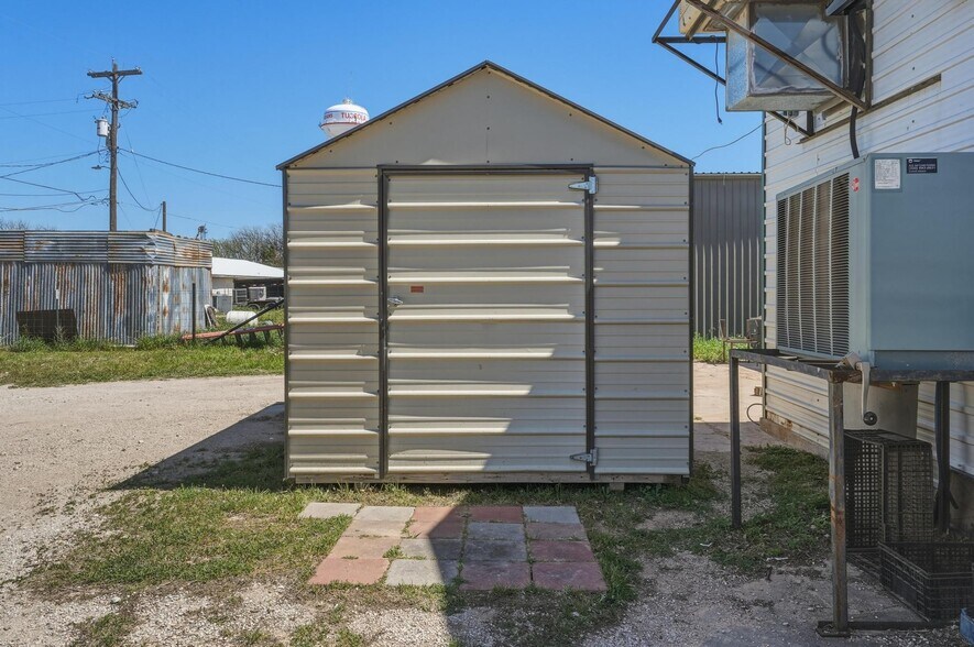 More Photos Of 542 Graham St, Tuscola General Retail For Sale