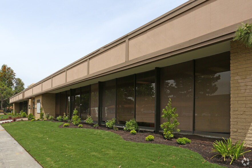 More Photos Of 1500 W Shaw Ave, Fresno Office For Lease